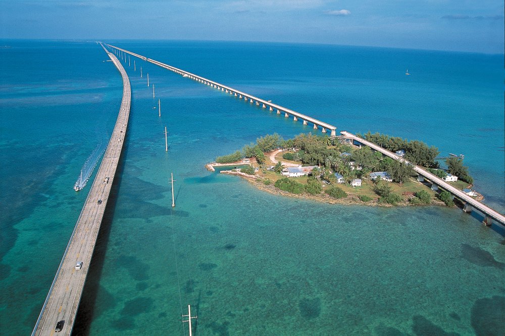 Miami to Key West Day Trip with Glass Bottom Boat Cruise Image 4