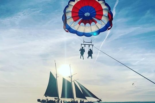 Parasailing Key West Seaport
